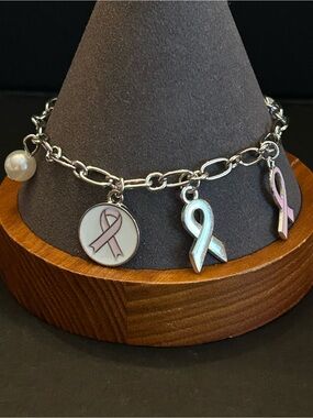 Silver-Tone Adjustable Pink Breast Cancer Awareness Ribbon Charm Bracelet NWT